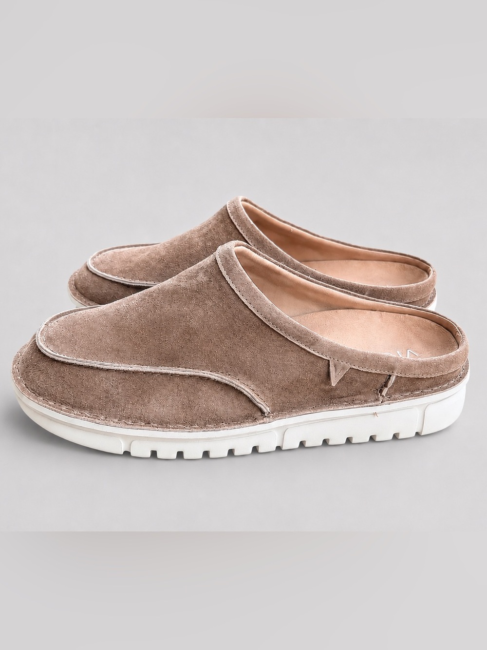 Vionic Uptown Clog Suede Mule – Taupe – Men’s 10.5 Wide - Picture 4 of 9